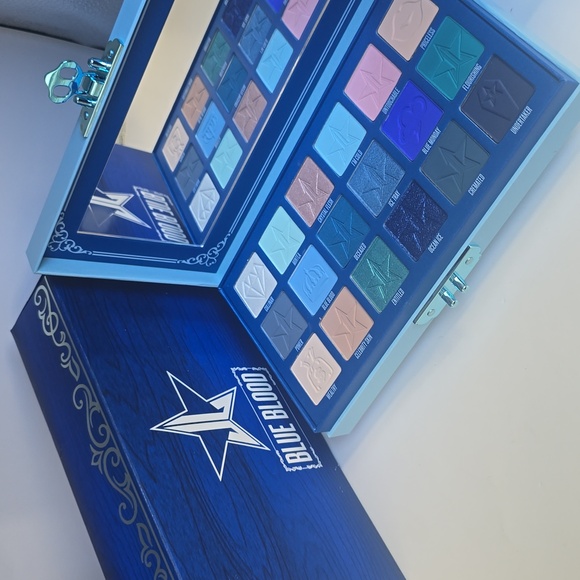 Jeffree Star Blue Blood Palette - Picture 2 of 10